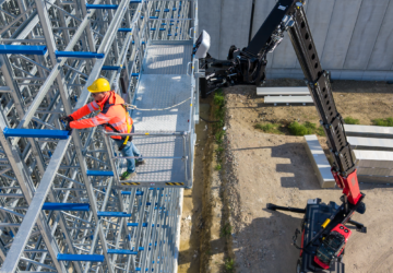 application_construction_rotating_telehandler_mrt_4080_015