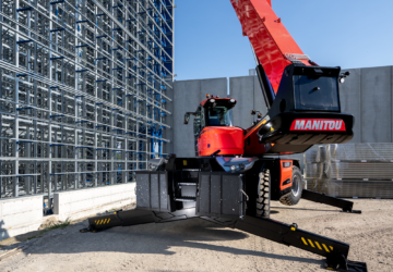 application_construction_rotating_telehandler_mrt_4080_019